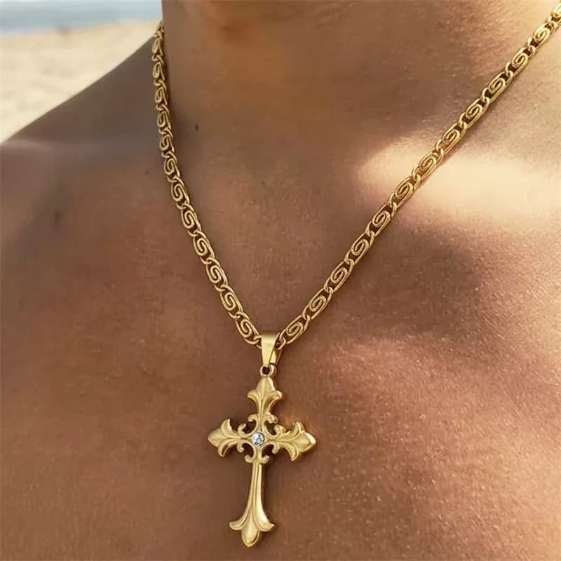 Kovový krížový prívesok na retiazke